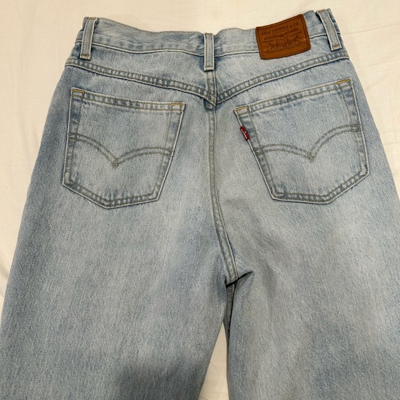 Vintage Levi mom jeans light wash - Picture 4 of 11